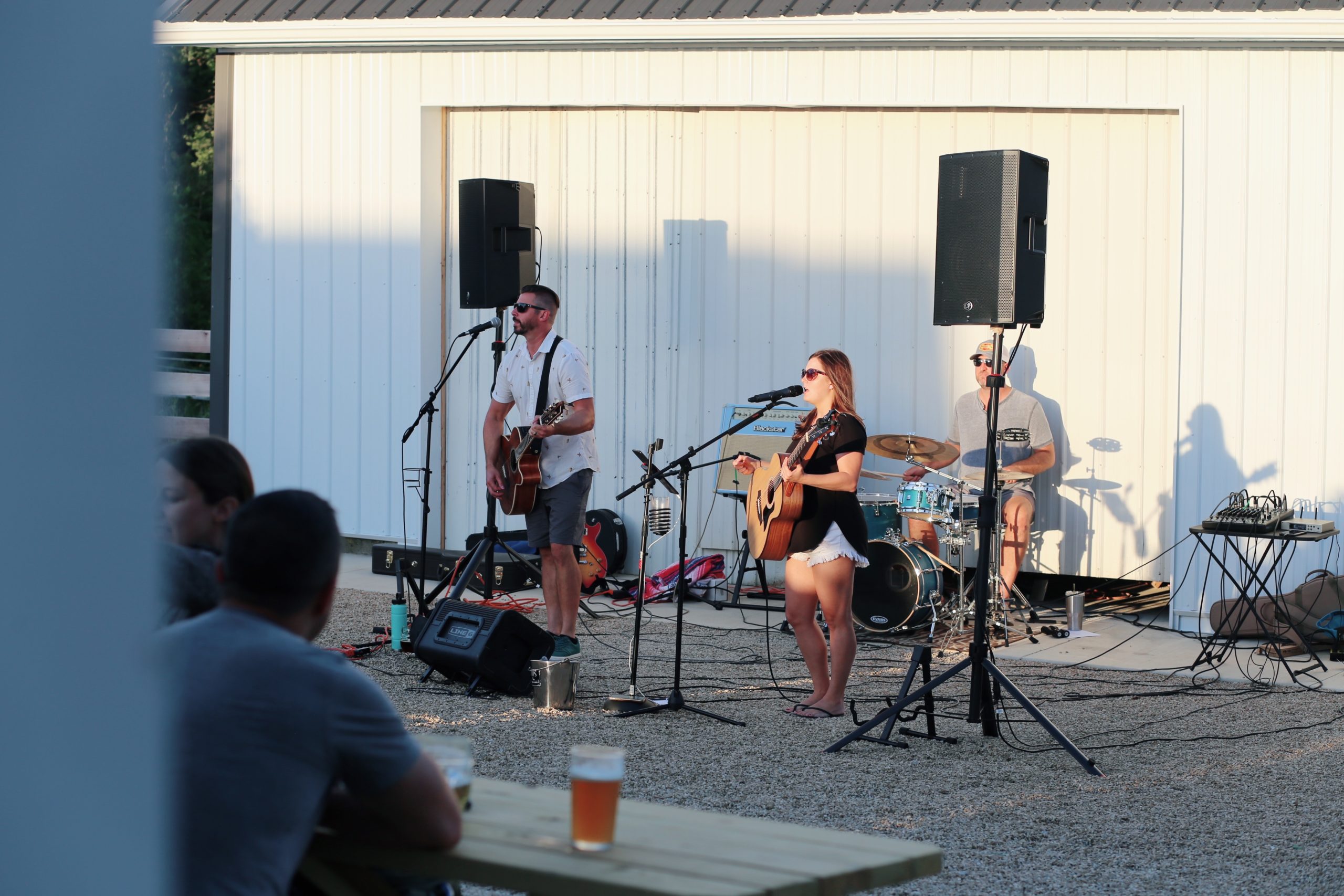live music performers outside of brewery